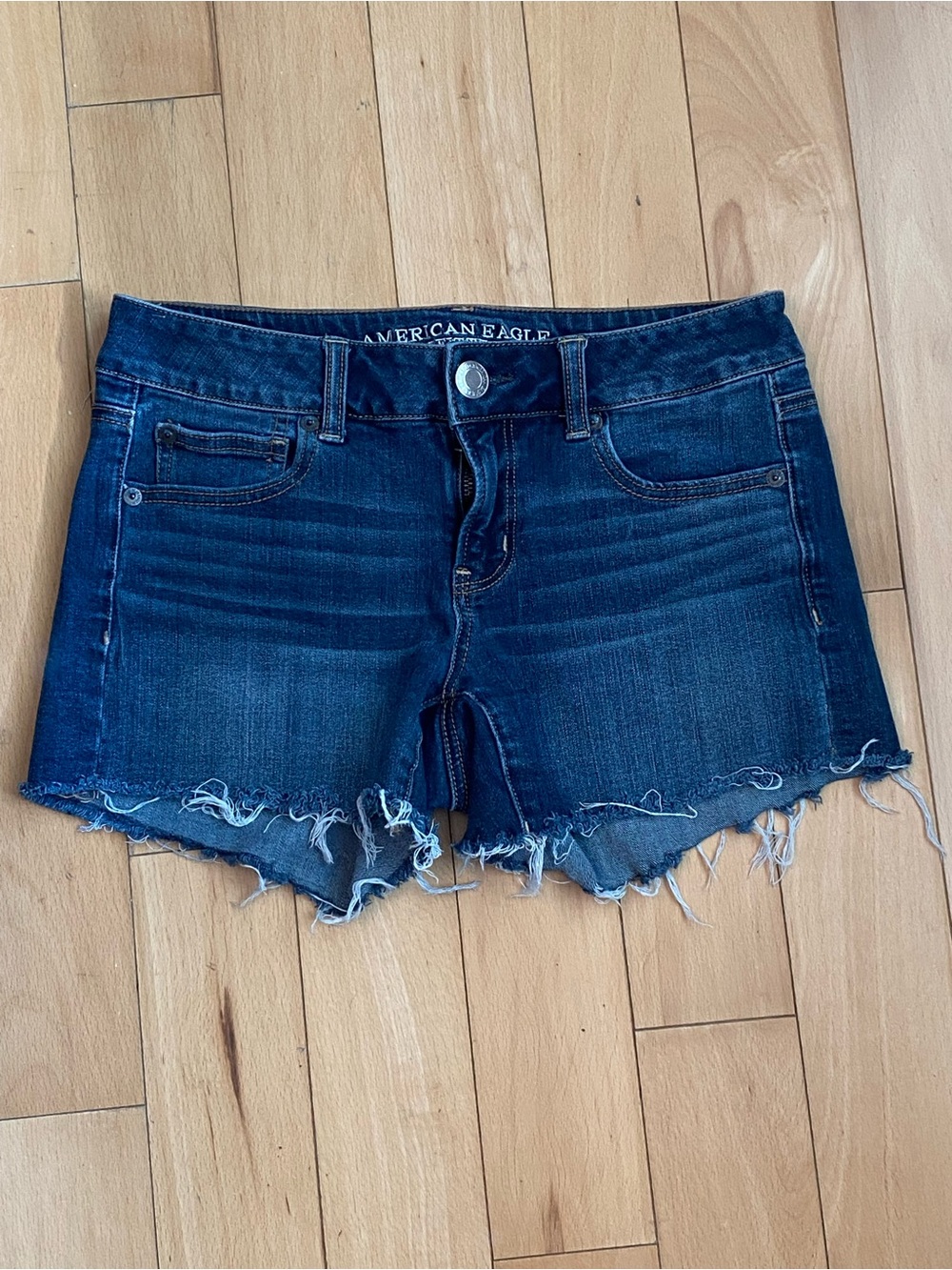 American Eagle Shortie Super Stretch Dark Wash Denim Shorts Size 4 Raw Hem